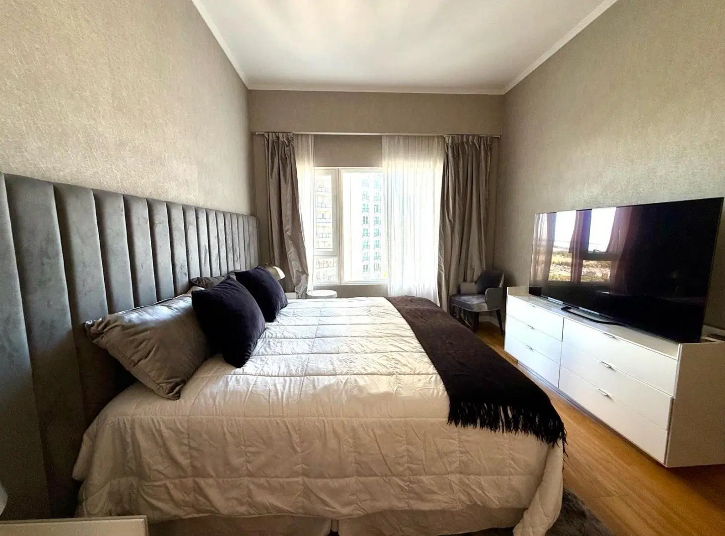 Departamento en alquiler 2 Amb con cochera Alvear Tower. 4