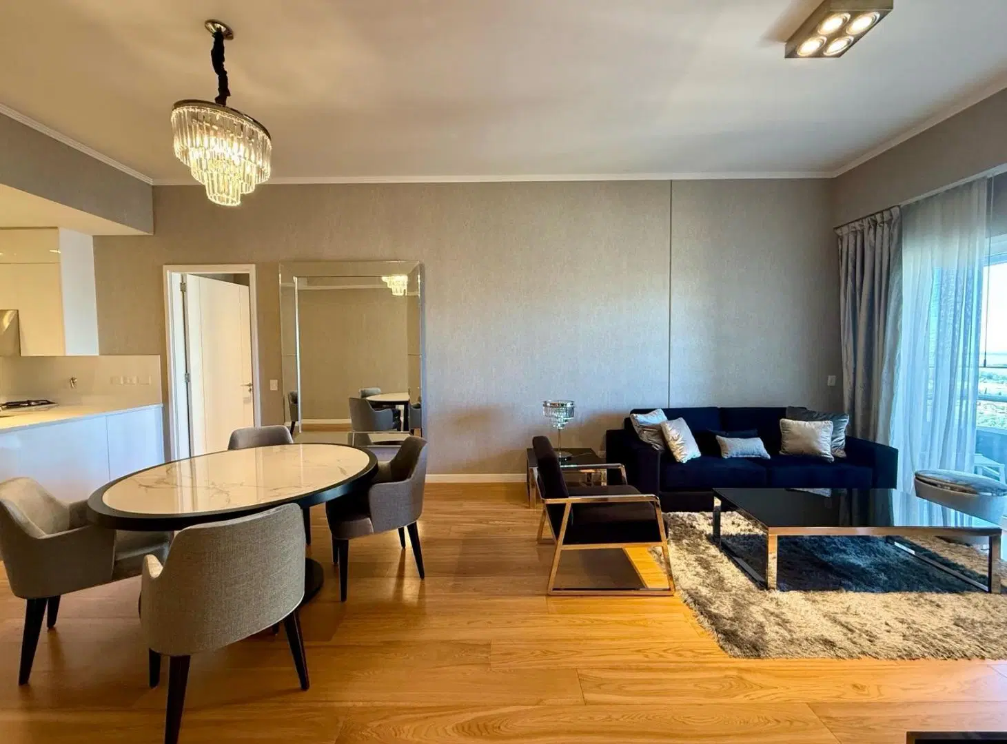 Departamento en alquiler 2 Amb con cochera Alvear Tower. 2