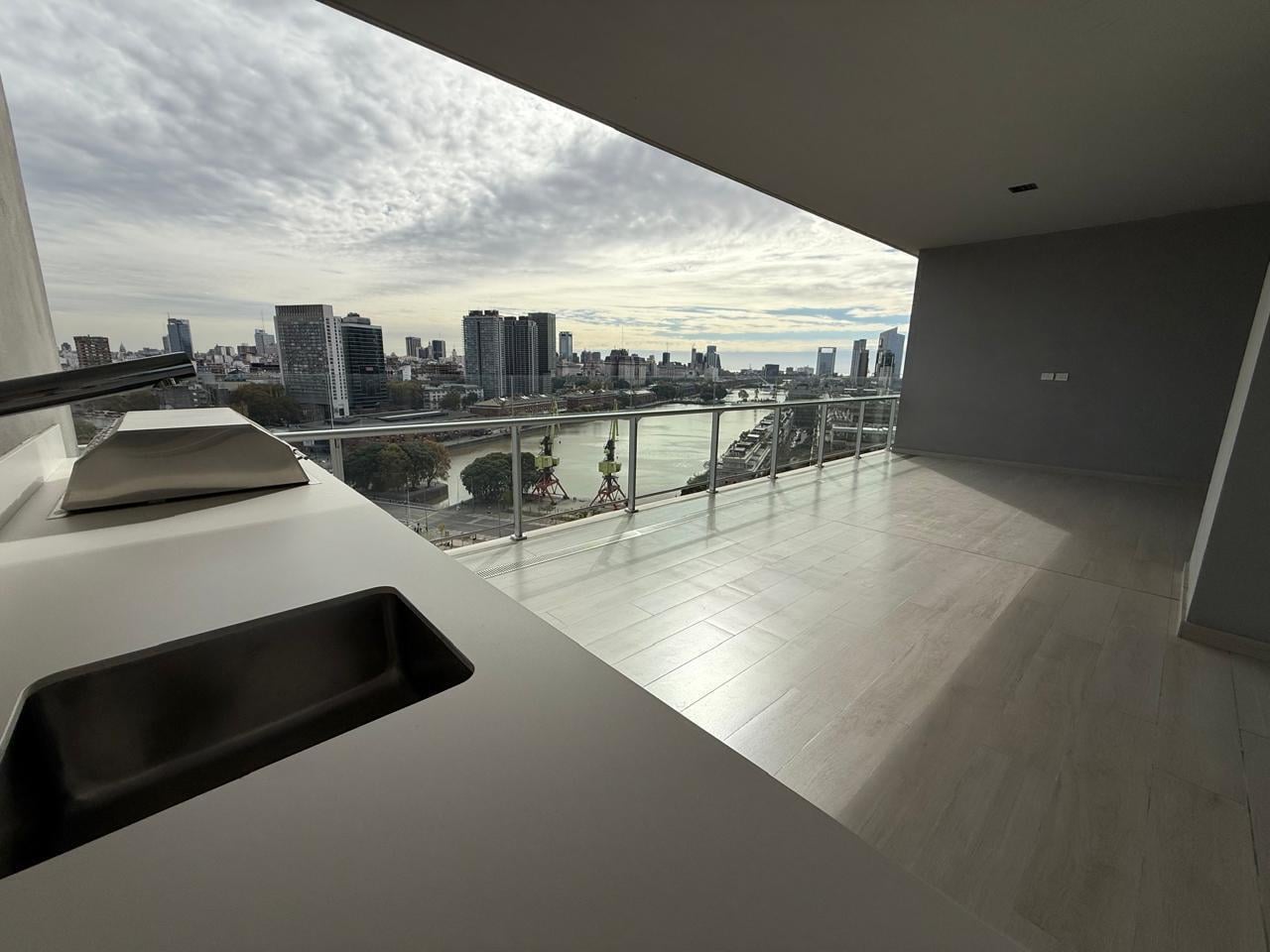 Departamento en alquiler 2 ambientes- con cochera- SLS- PUERTO MADERO