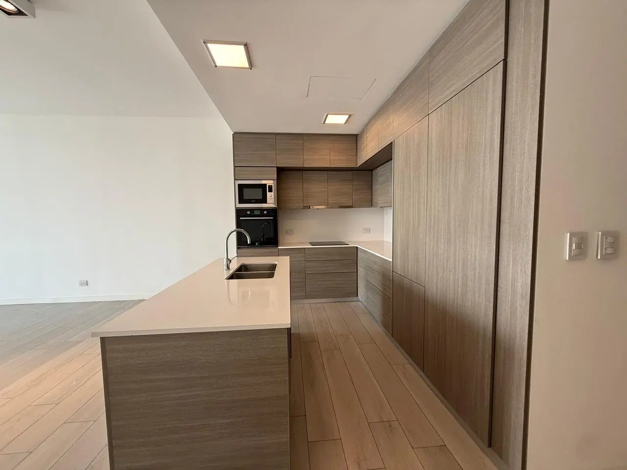 Departamento en alquiler 2 ambientes- con cochera- SLS- PUERTO MADERO 3