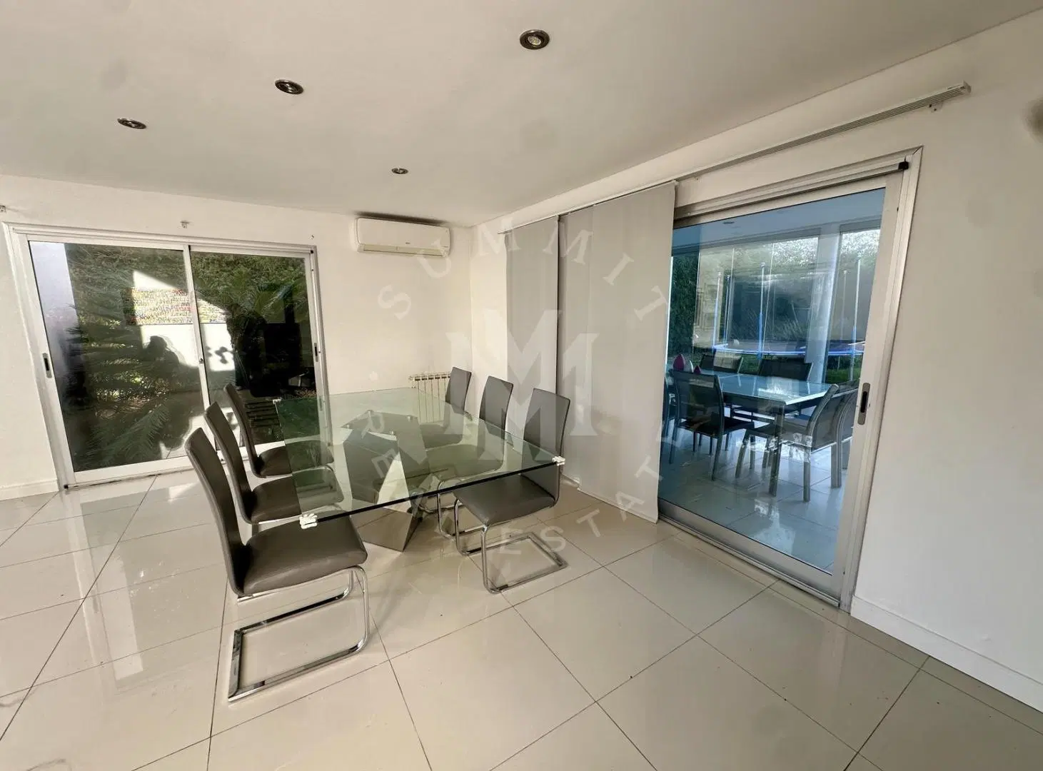 Exclusiva Casa en Fincas de Hudson II 2