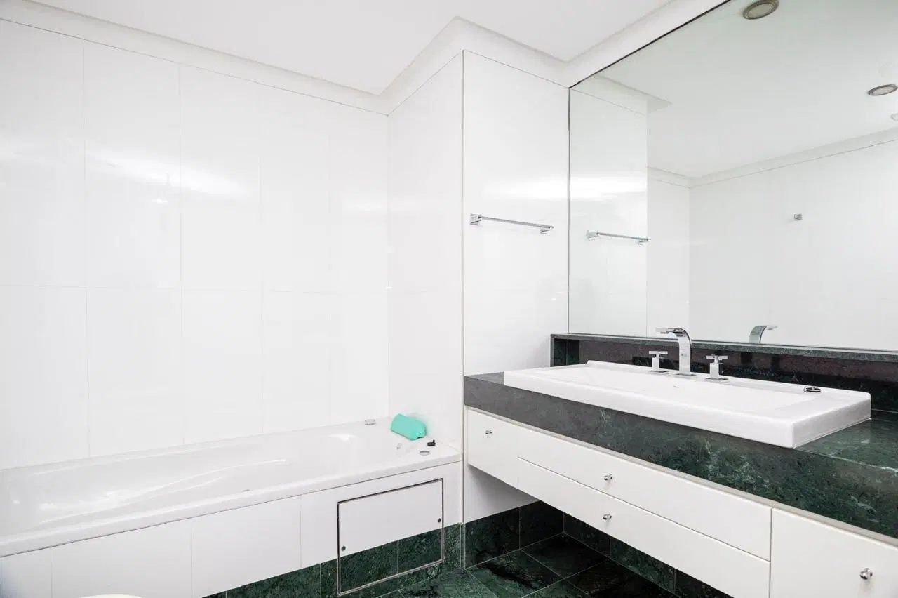 Departamento en  Alquiler 4 amb c/dep y cocheras, Renoir Puerto Madero 5