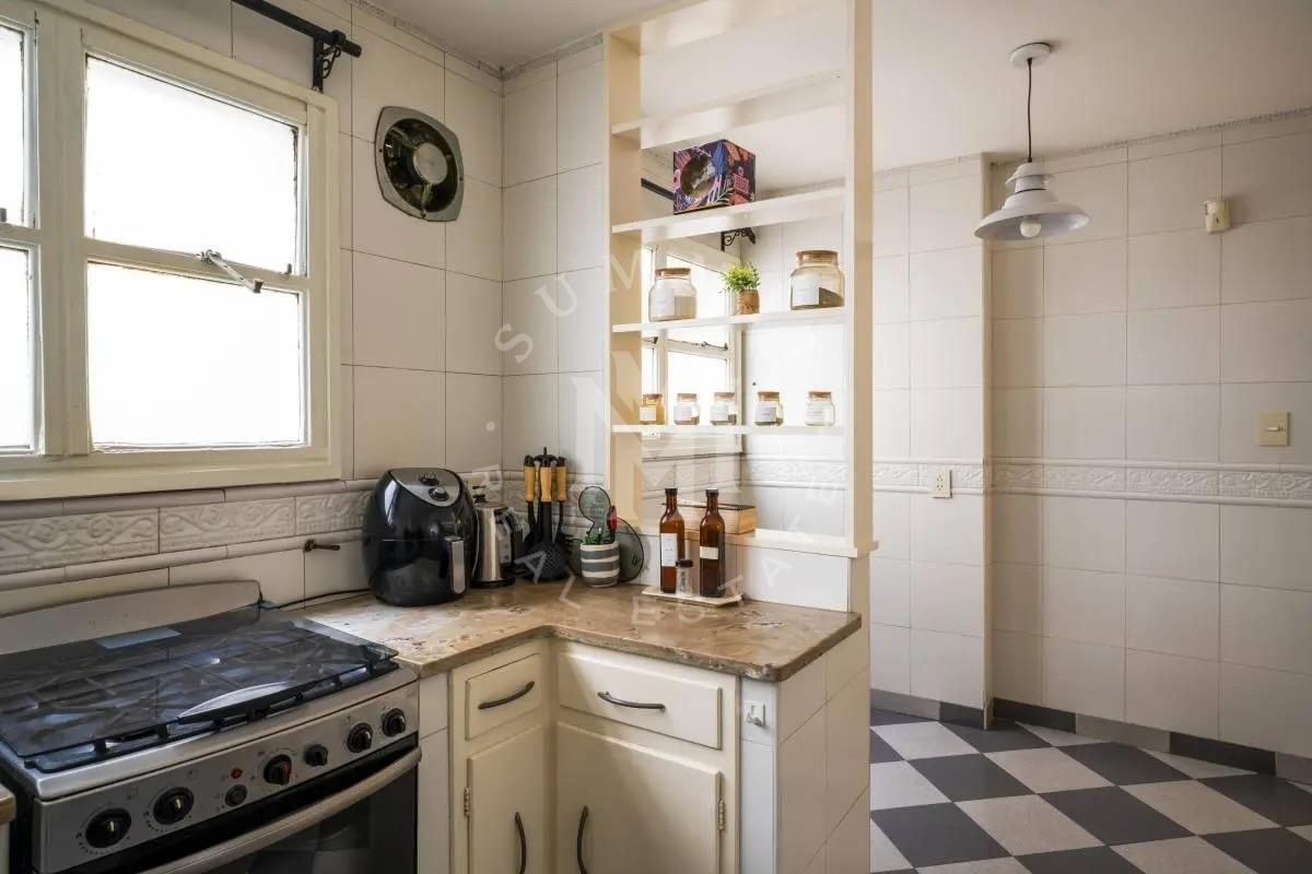 Foto de DEPARTAMENTO EN VENTA 3 AMBIENTES CON DEPENDENCIA Y COCHERA- RECOLETA, imagen 1