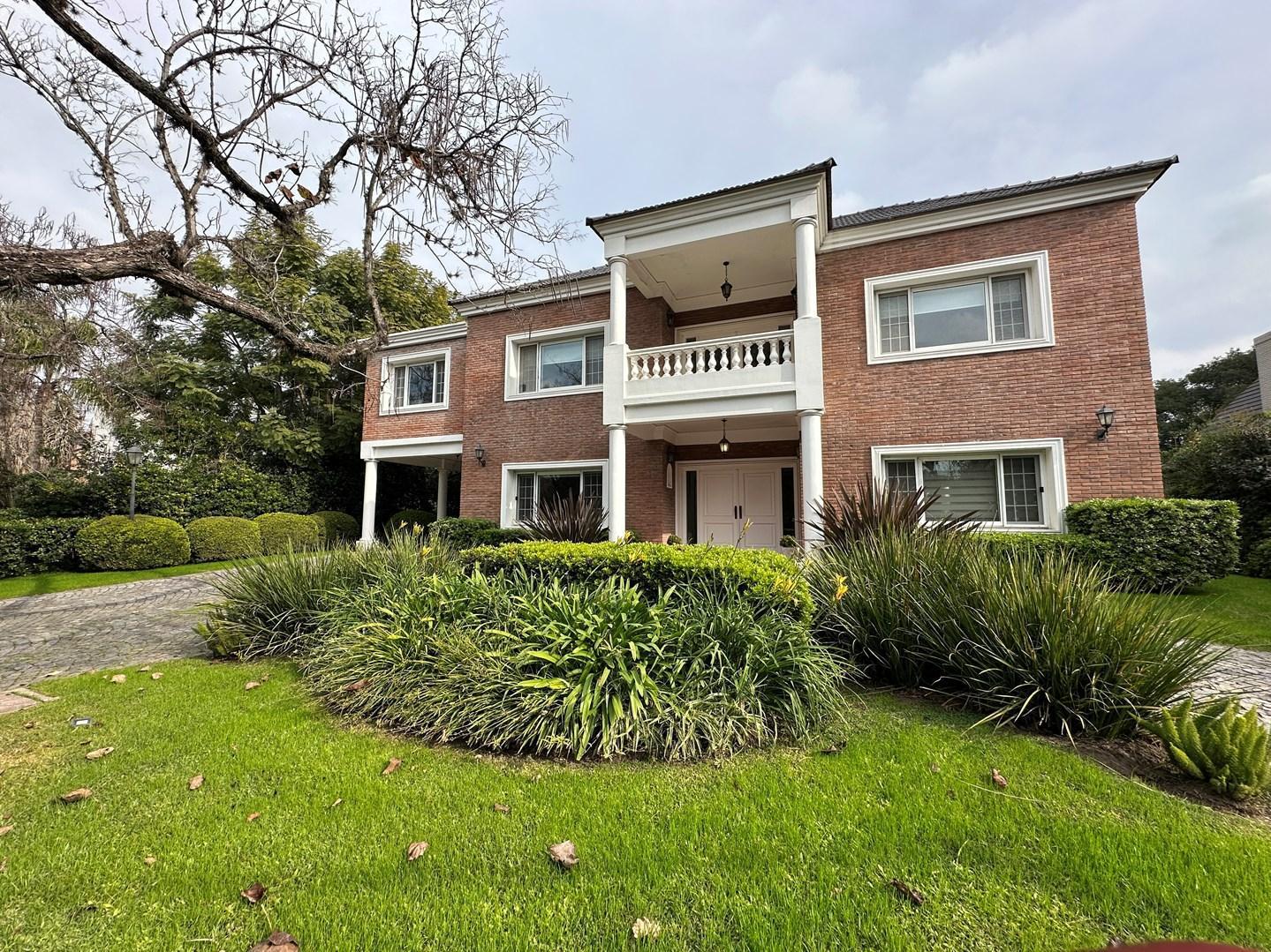 Casa Chalet  en Venta en Armenia Country Club, Pilar, G.B.A. Zona Norte