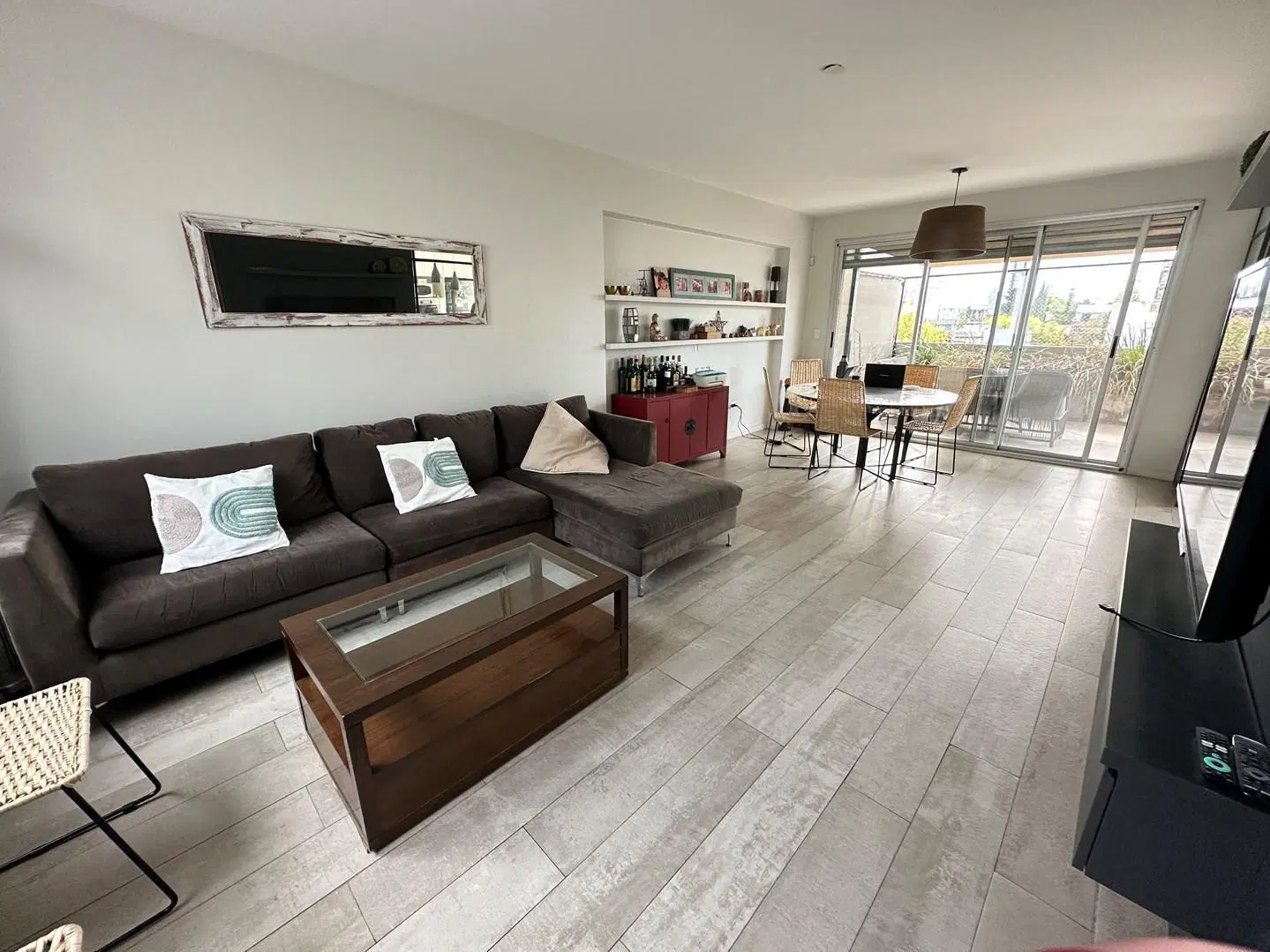 Venta Dúplex 5 ambientes en Coghlan con terraza quincho y 2 cocheras 2