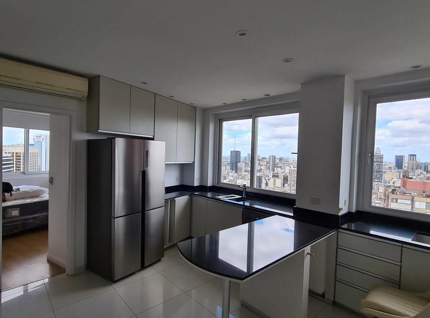 Venta Depto 4 ambientes Retiro Edificio Kavanagh Piso alto 3