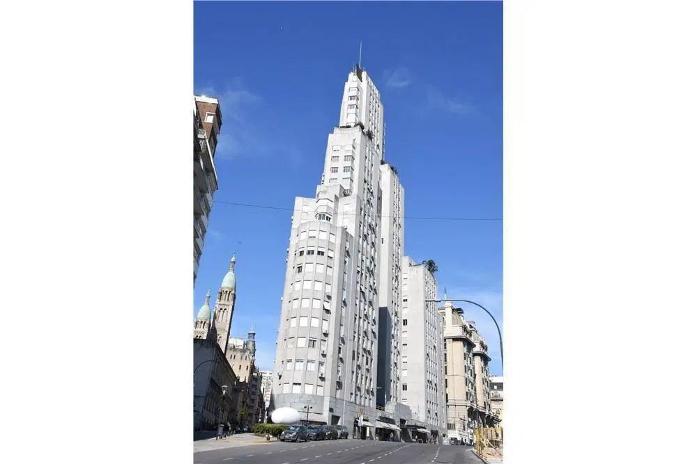 Venta Depto 4 ambientes Retiro Edificio Kavanagh Piso alto 2