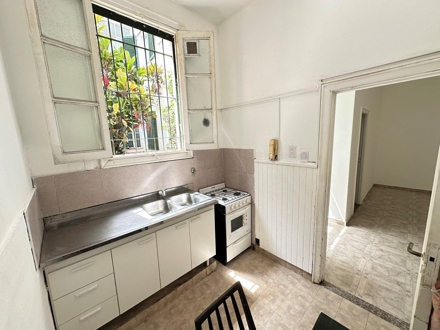 Venta Departamento 2 ambientes Balvanera