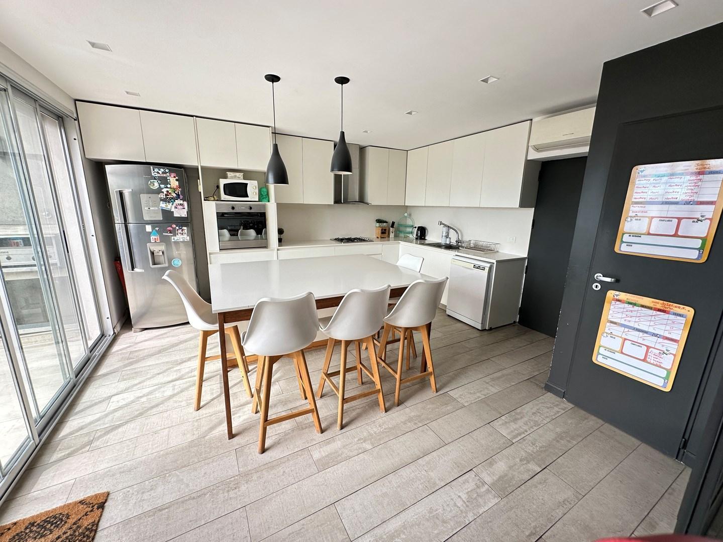Foto de Venta Dúplex 5 ambientes en Coghlan con terraza quincho y 2 cocheras, imagen 3