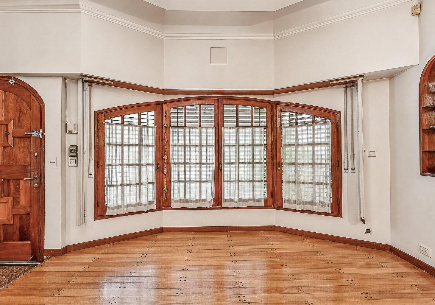Foto de Venta Casa 5 Amb en Versalles con Jardín y cochera para 2 autos, imagen 4