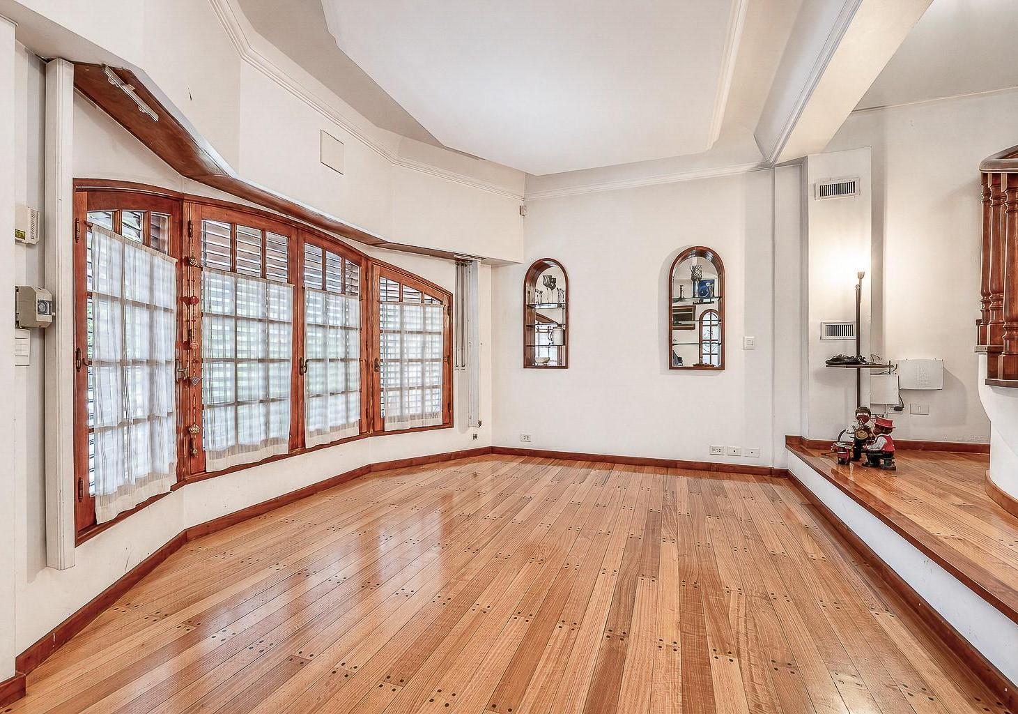 Foto de Venta Casa 5 Amb en Versalles con Jardín y cochera para 2 autos, imagen 5