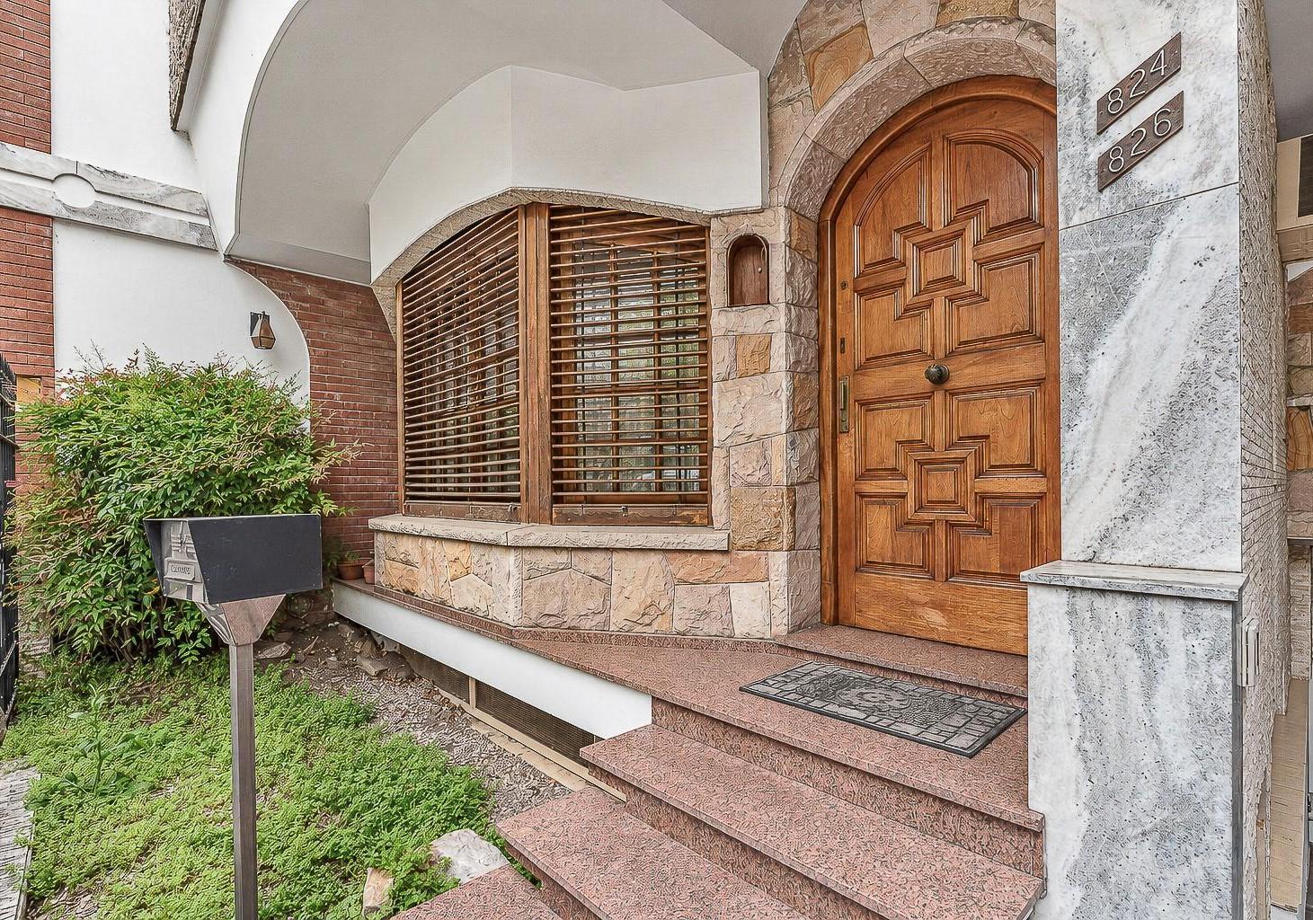 Foto de Venta Casa 5 Amb en Versalles con Jardín y cochera para 2 autos, imagen 1