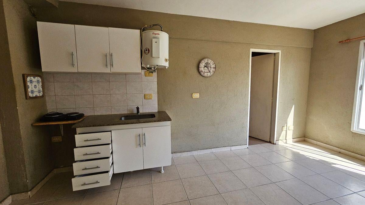 Foto de Alquiler departamento monoambiente en Morón, imagen 2