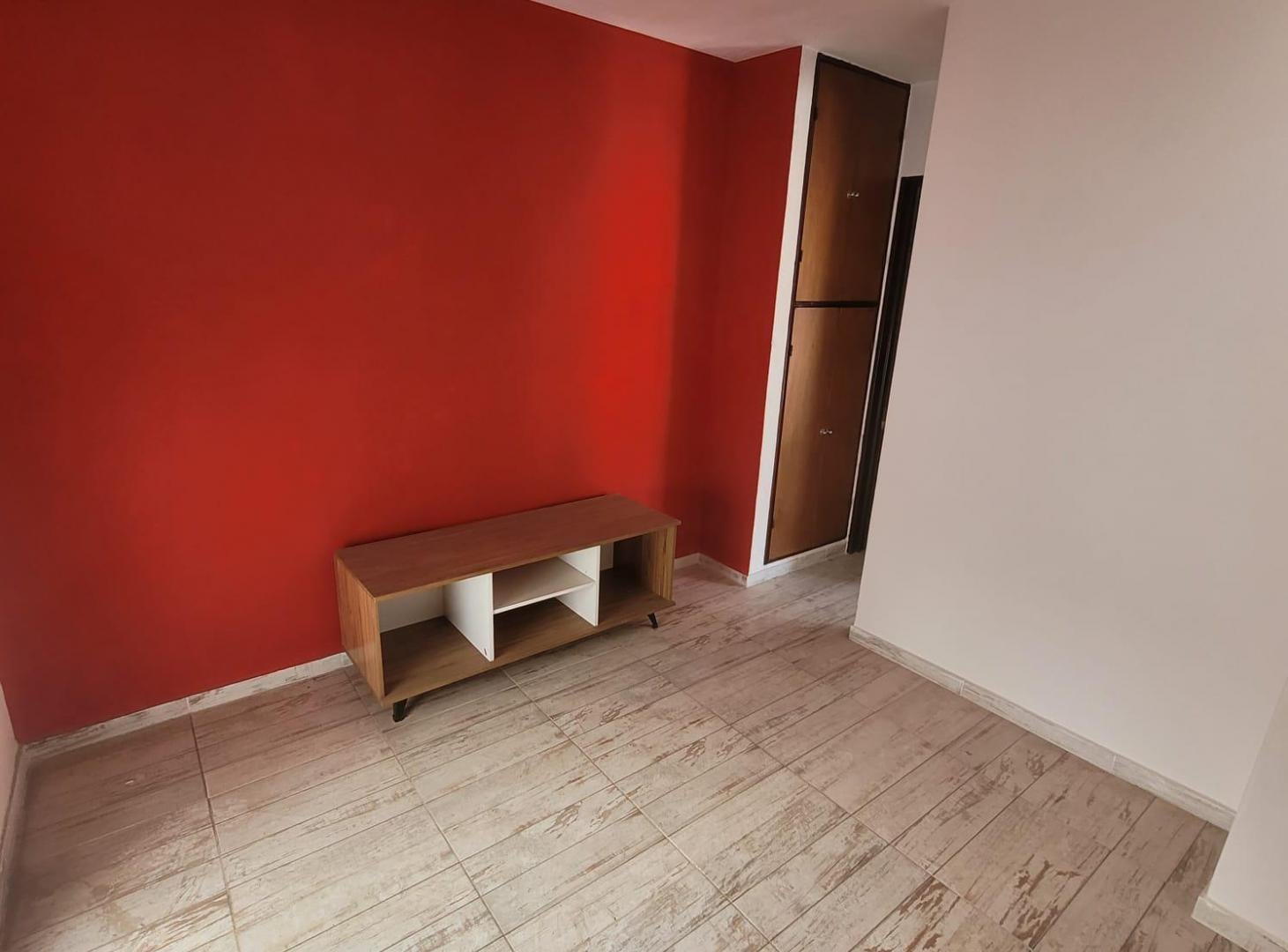 Foto de VENTA! OPORTUNIDAD- GUEMES- 1 DORMITORIO- 2DO PISO POR ESCALERA, imagen 3