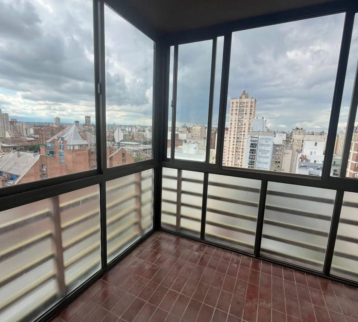 VENTA- SEMIPISO- ALBERDI- 3 DORMITORIOS- 2 BAÑOS- BALCÓN- EXCELENTE VISTA 4