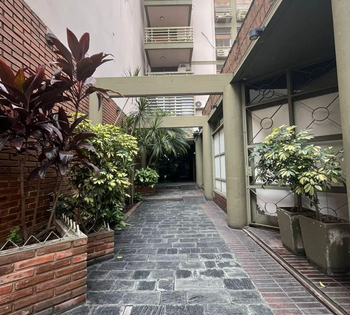 VENTA- SEMIPISO- ALBERDI- 3 DORMITORIOS- 2 BAÑOS- BALCÓN- EXCELENTE VISTA 5