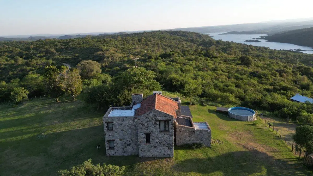 Casa con 480000 m² en venta con 3 dormitorios en Atos Pampa 5