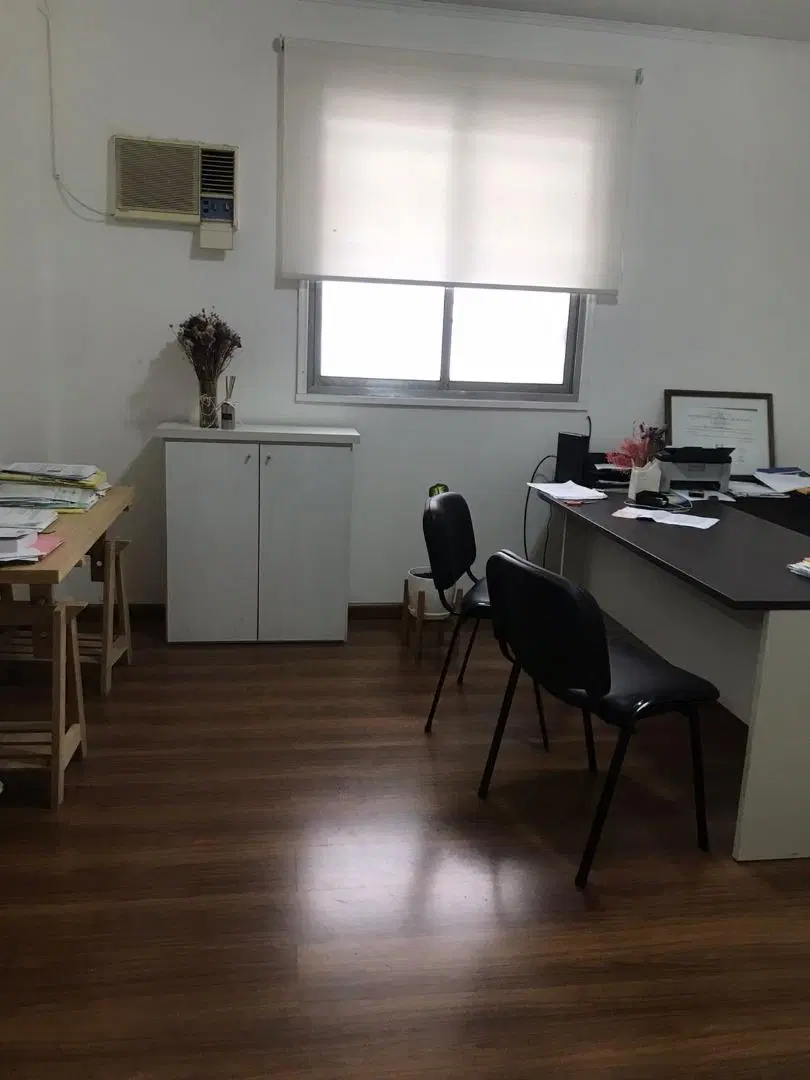 Venta oficina ubicada en tercer piso. 4