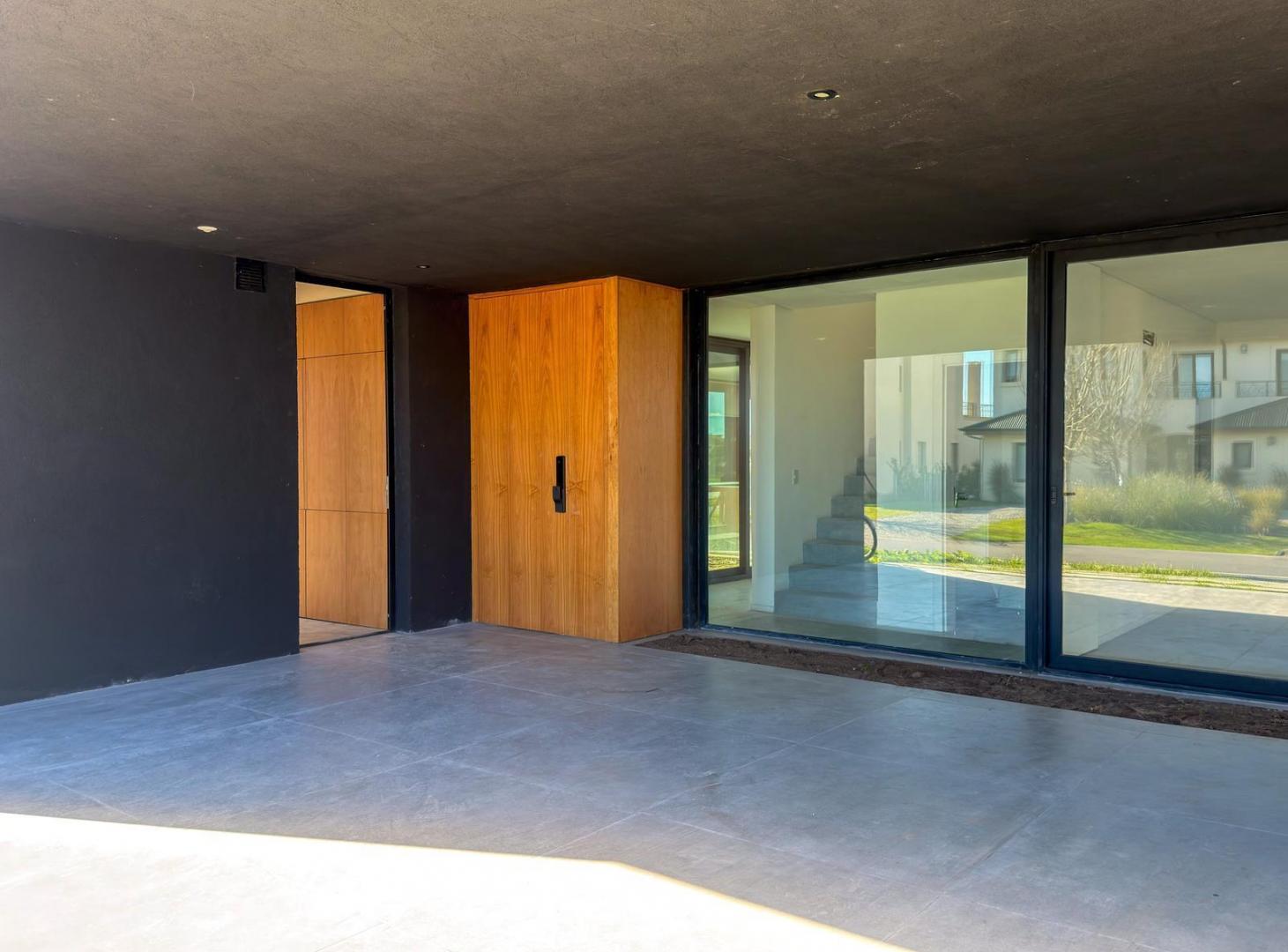 Foto de Casa en Barrio Costas - Puertos del Lago, imagen 1