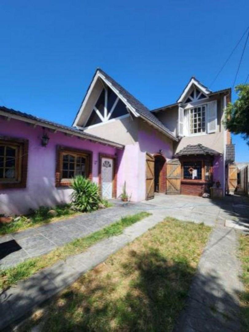 Foto de Casa Chalet en Venta en Lomas de Zamora, G.B.A. Zona Sur, Argentina, imagen 2