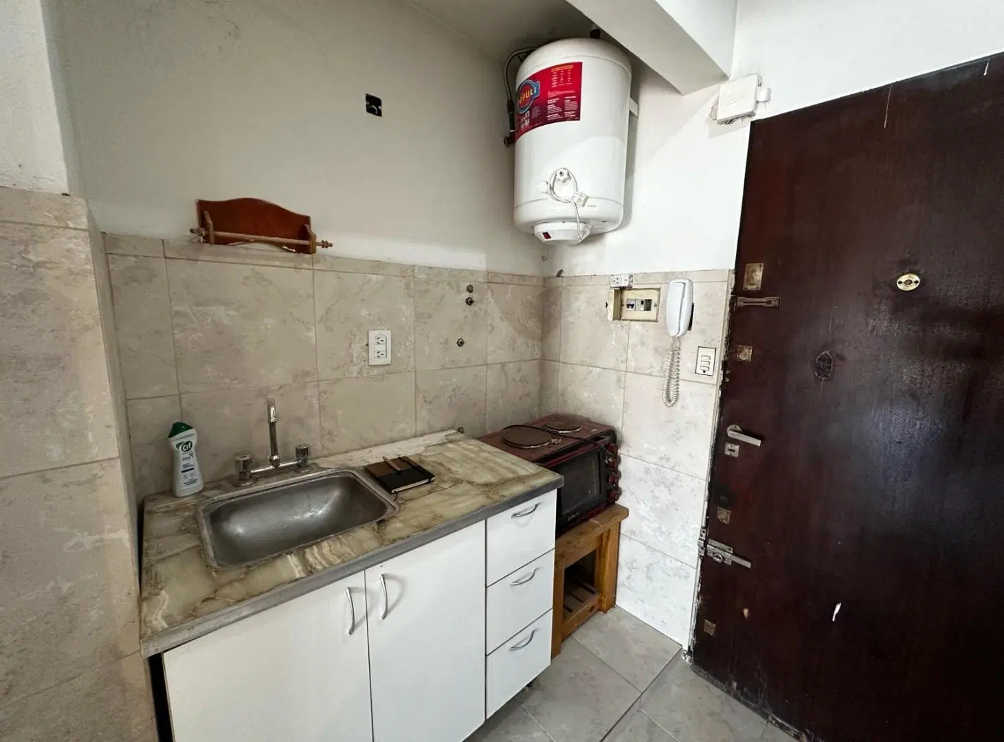 En Venta 1 Ambiente Con Balcon, Pleno Centro 1