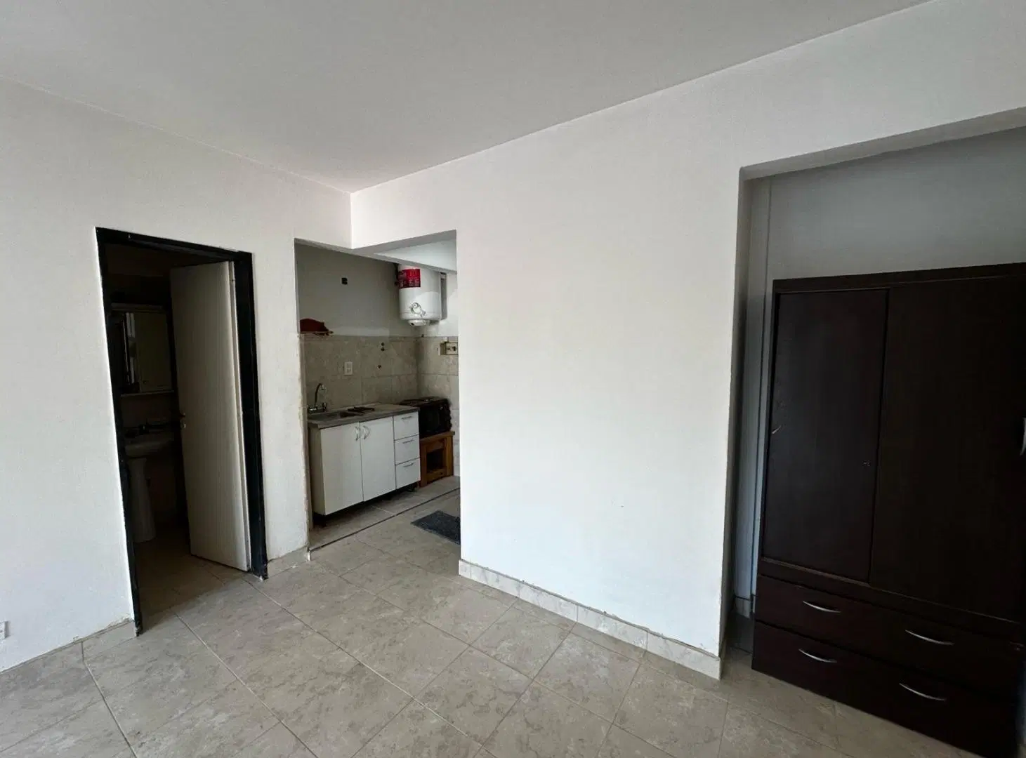 En Venta 1 Ambiente Con Balcon, Pleno Centro 3