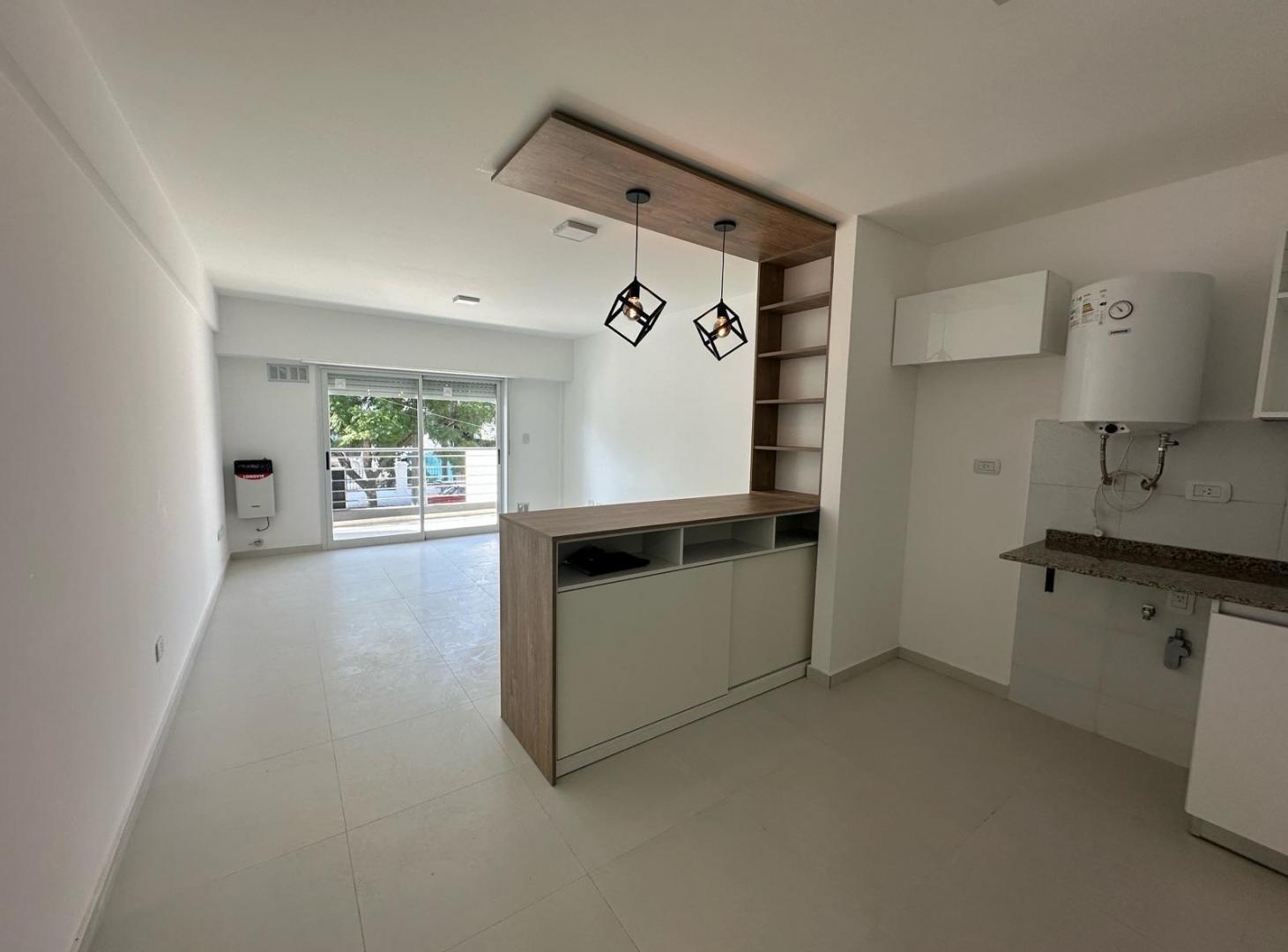 Foto de En Venta Monoambiente amplio con balcón y Accesorios, imagen 1