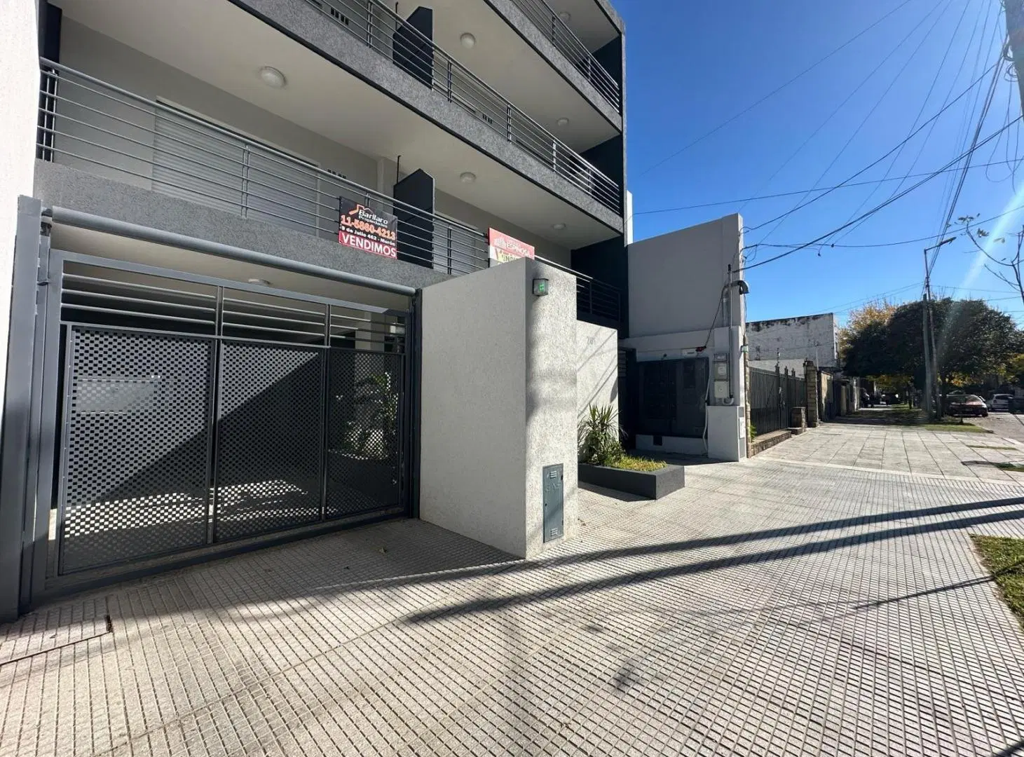 En Venta Monoambiente amplio con balcón al frente   zona en crecimiento 4