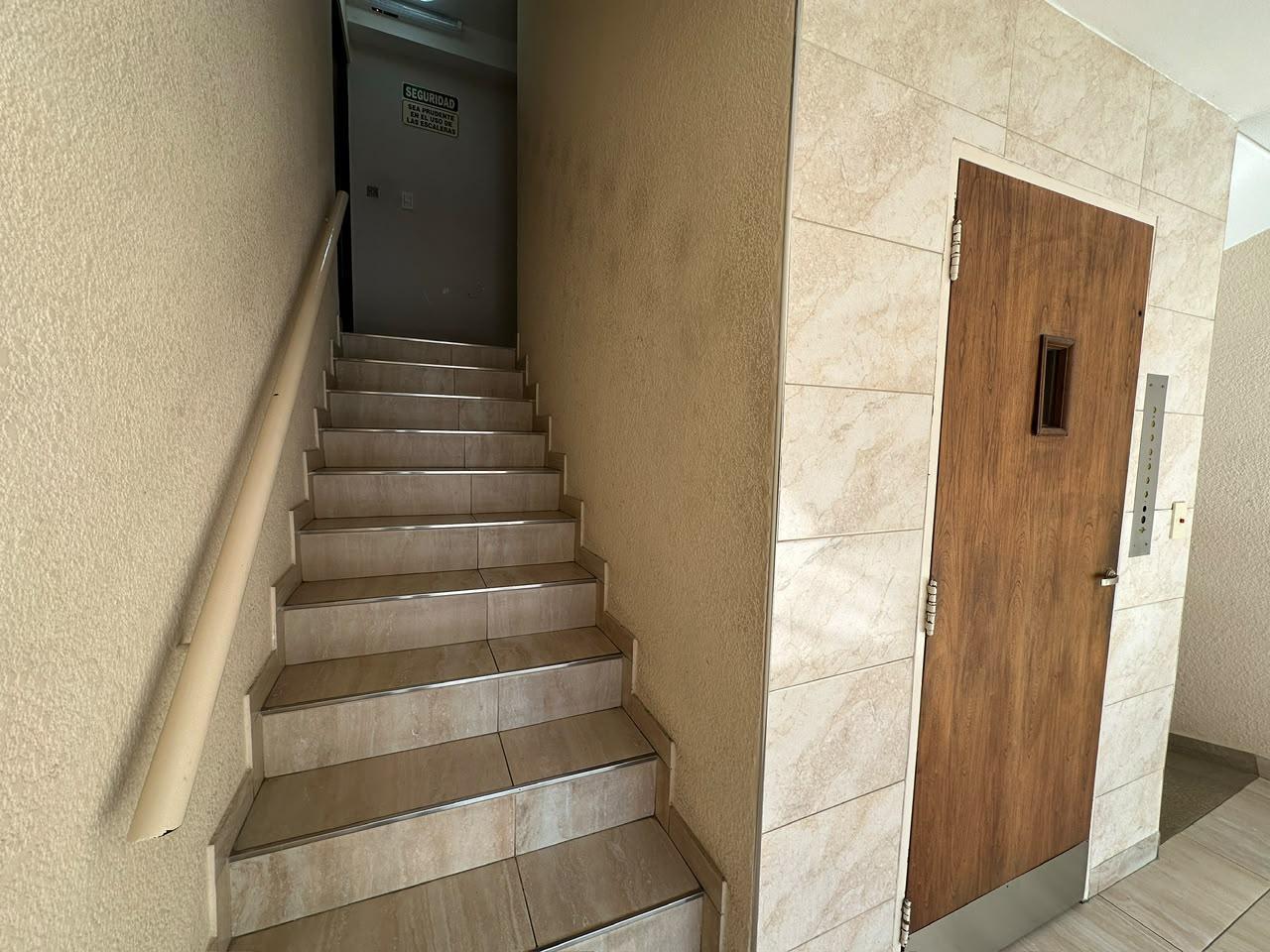 Foto de En Venta 2 Ambientes Con Cochera Descubierta Y Con Renta, imagen 3