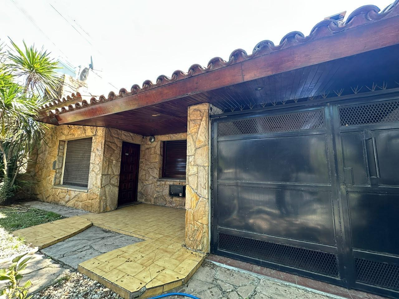 Foto de En Venta Casa Con parque, Cochera y Excelente ubicación, imagen 4