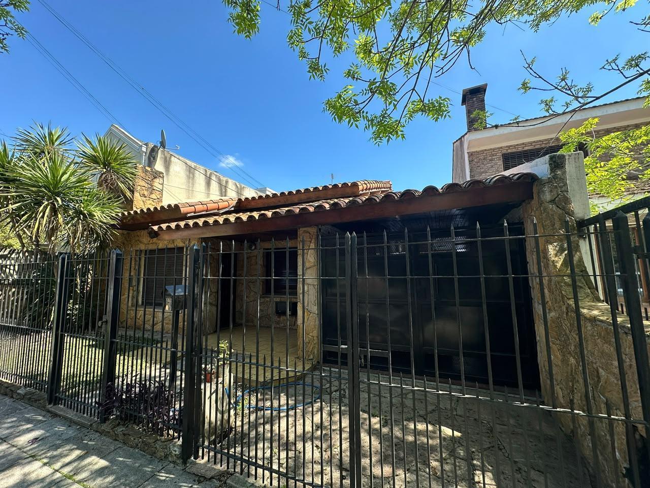 Foto de En Venta Casa Con parque, Cochera y Excelente ubicación, imagen 3