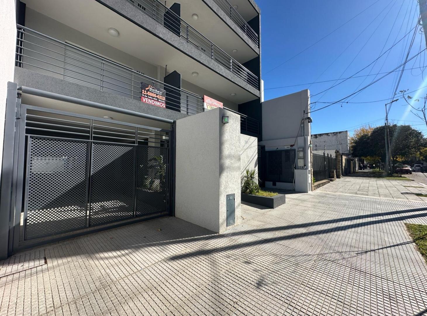 Foto de En Venta Monoambiente amplio con balcón y Accesorios, imagen 4