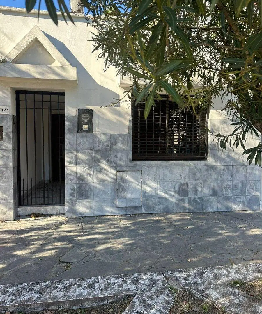 ALQUILER- DEPTO VILLA DOMINICO- CON PARRILLA Y JARDIN 2
