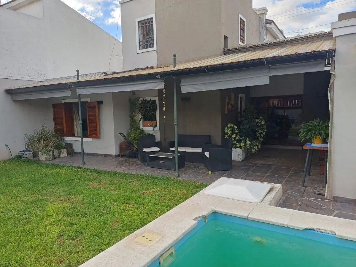 Casa en Nuevo Poeta Lugones, Zona Norte, 3 dormitorios, pileta y quincho 1