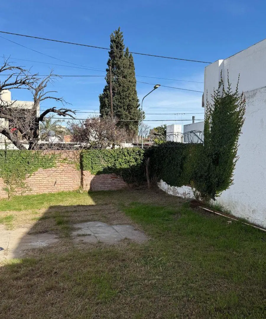 Casa en venta - Cerro de las Rosas, 3 dormitorios. Una sola planta. 1