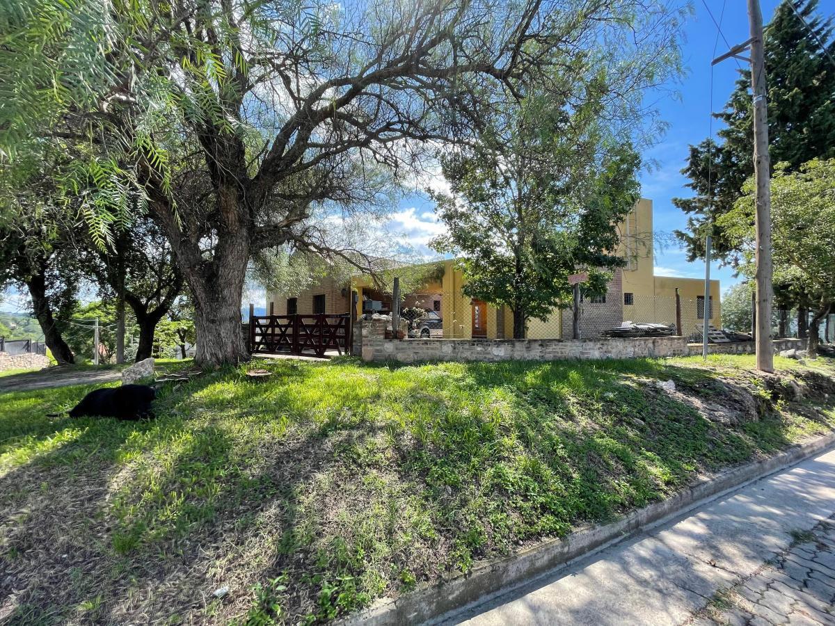 HERMOSA CASA 3 DORMITORIOS EN VENTA - EXCEPCIONAL VISA AL LAGO