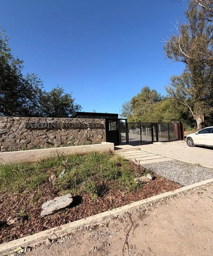 TERRENO-JARDIN INGLES-VALLE ESCONDIDO-VENTA 2