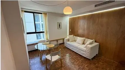 Departamento Centro de Córdoba, Plaza San Martín 1