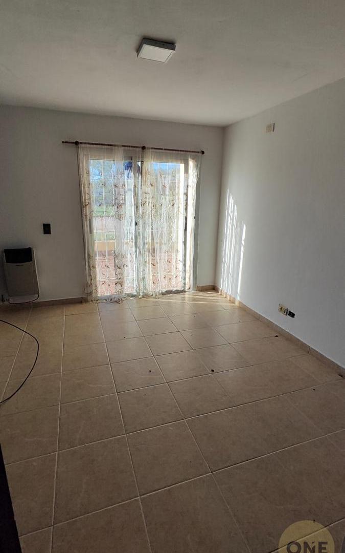 Foto de CASA EN VENTA SOBRE LA COSTANERA – VILLA CARLOS PAZ, imagen 3
