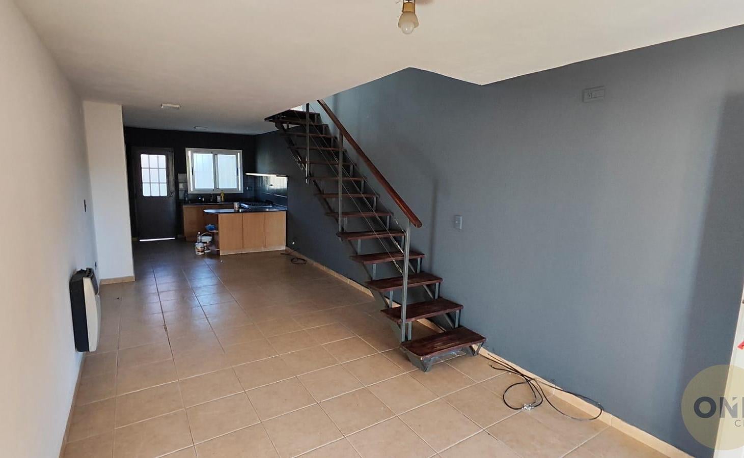 Foto de CASA EN VENTA SOBRE LA COSTANERA – VILLA CARLOS PAZ, imagen 2