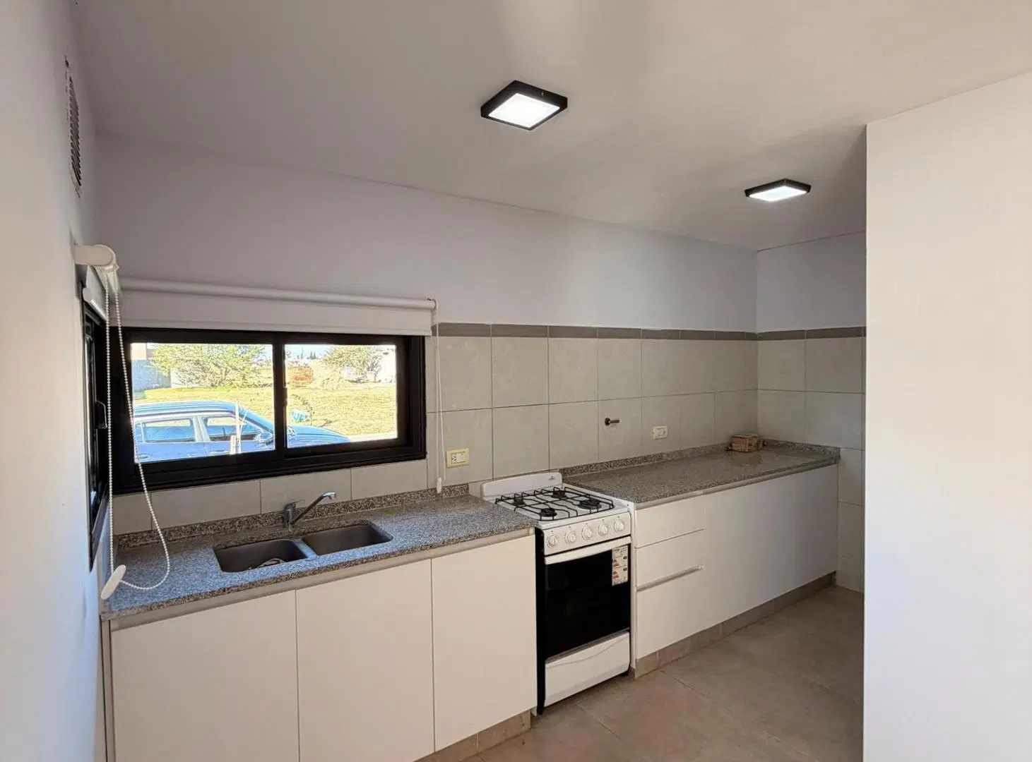 Casa 3 Dormitorios con cochera - Solares de Manantiales 3