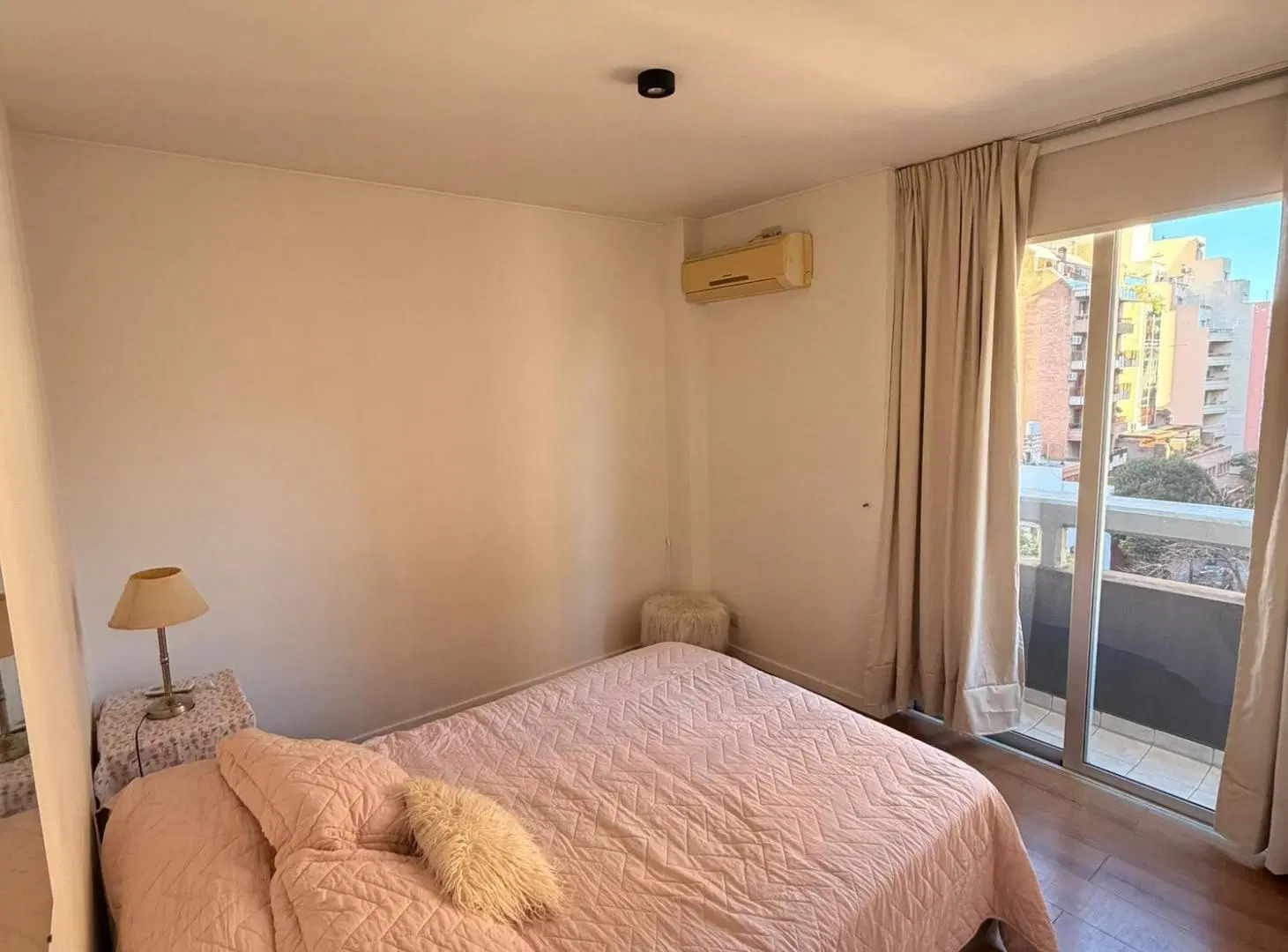 2 Dormitorio frente con balcón - Chile 215 - Nueva Córdoba 4