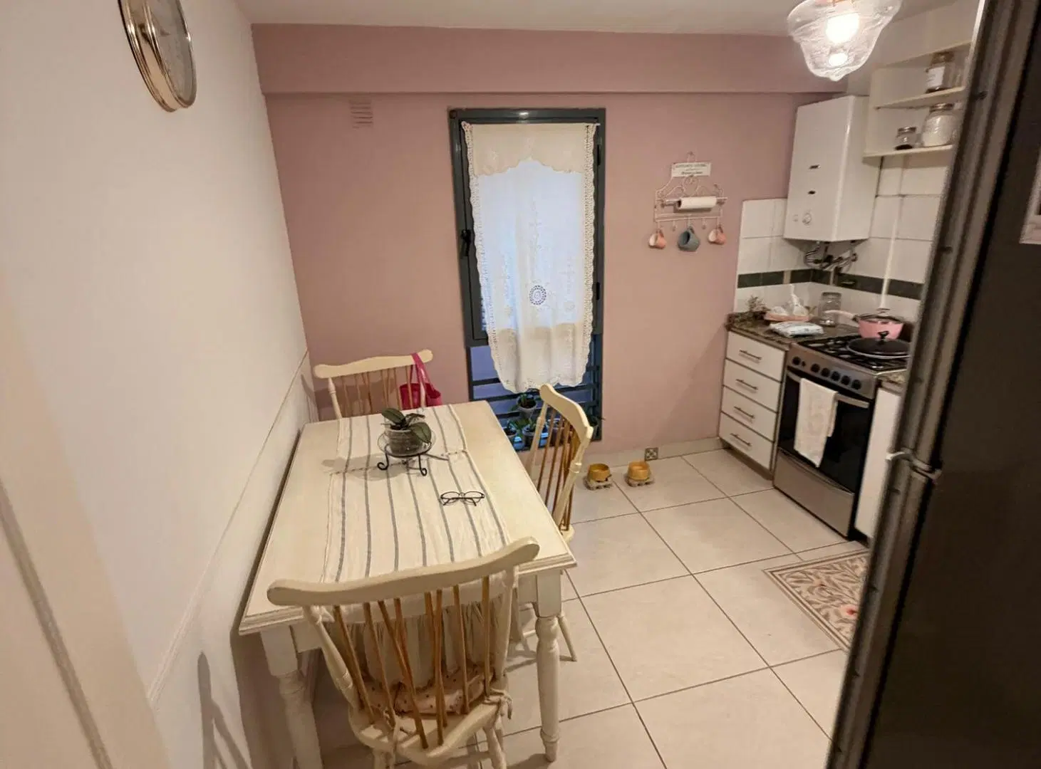 2 Dormitorios (uno de menores dimensiones) - 2 Baños - Balcón - Chile 242 -Nueva Córdoba 1