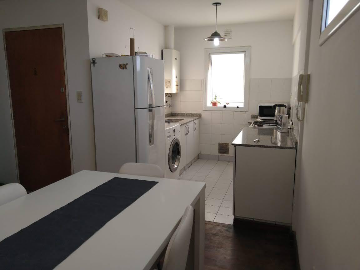 Foto de Departamento de 1 Dormitorio y Medio con Balcón sobre Av. Emilio Olmos 237 - Barrio Centro, imagen 1