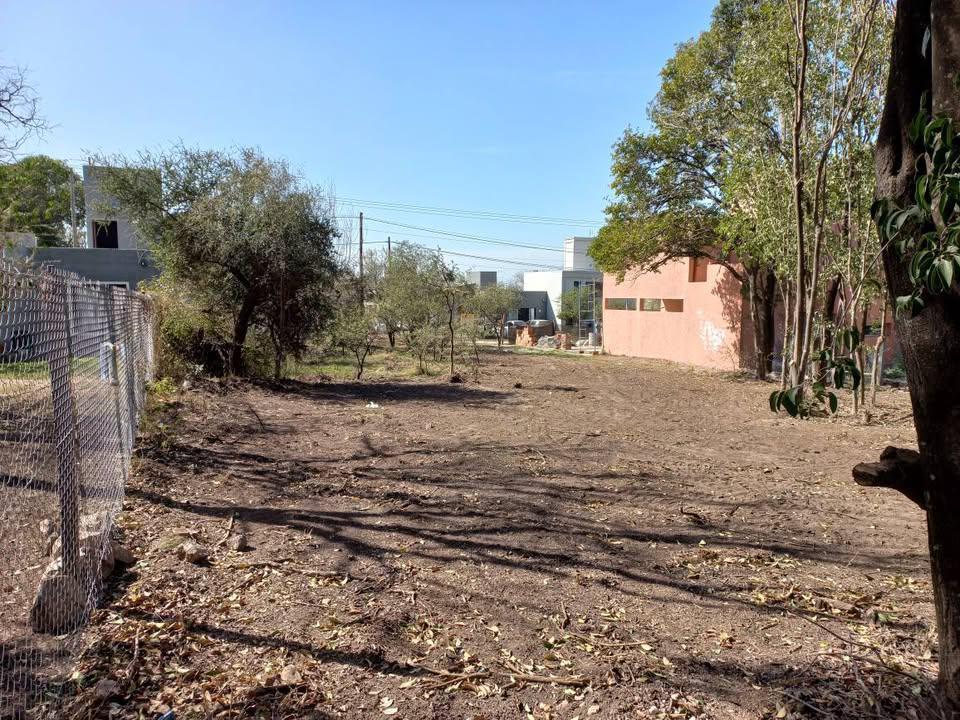 Se vende lote en Villa Catalina - Barrio Cerrado