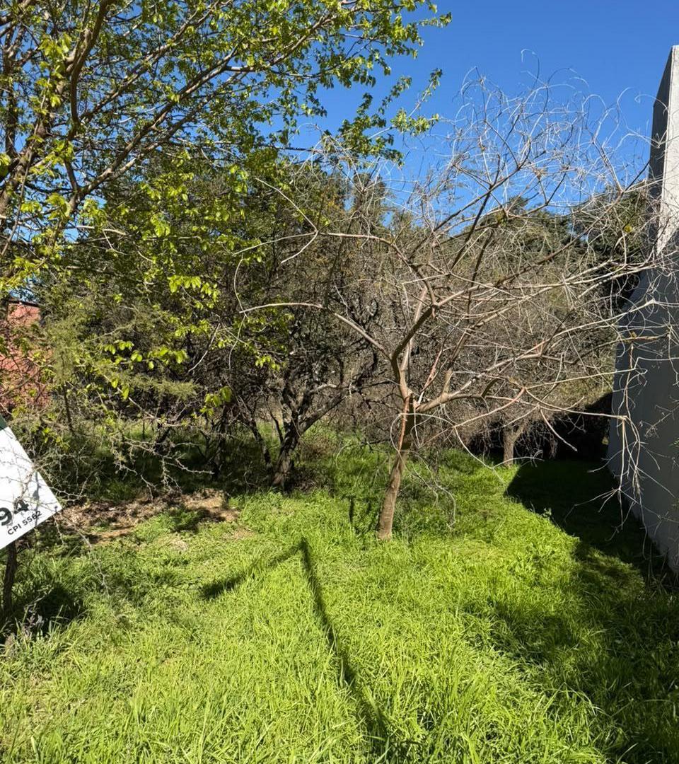 Foto de Se vende lote en Villa Catalina - Barrio Cerrado, imagen 3