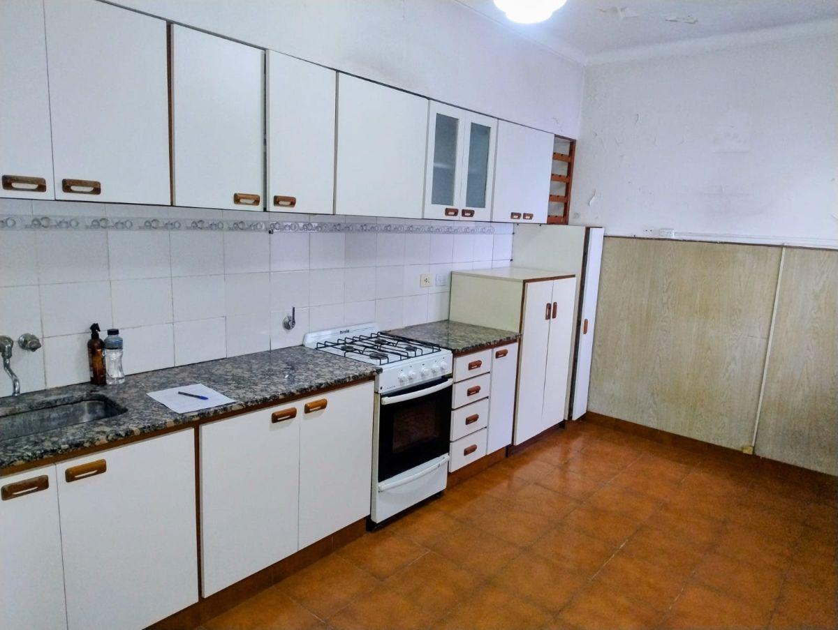Foto de ALQUILER 24 MESES - CASA 3 AMB Z/ ALBERTI Y PRIMERO DE MAYO, imagen 2