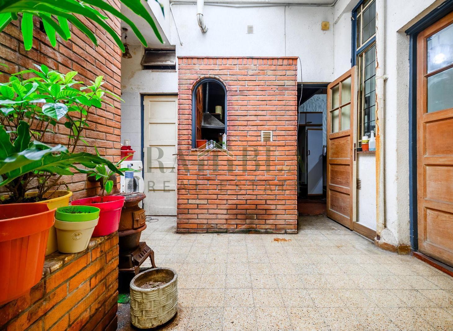 PH En Venta con Patio PB al frente Almagro
