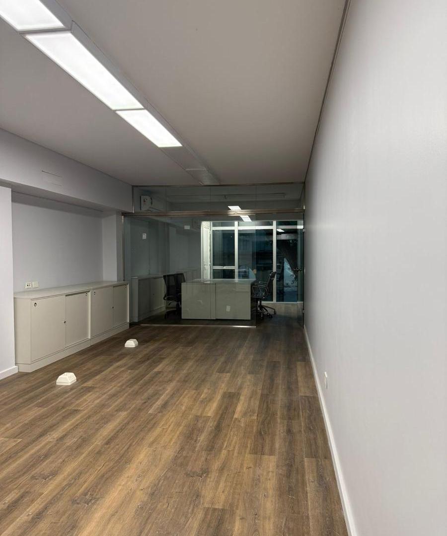 Foto de Oficina en Alquiler Retiro Dos Cocheras Seguridad 24hs Impecable estado, imagen 3