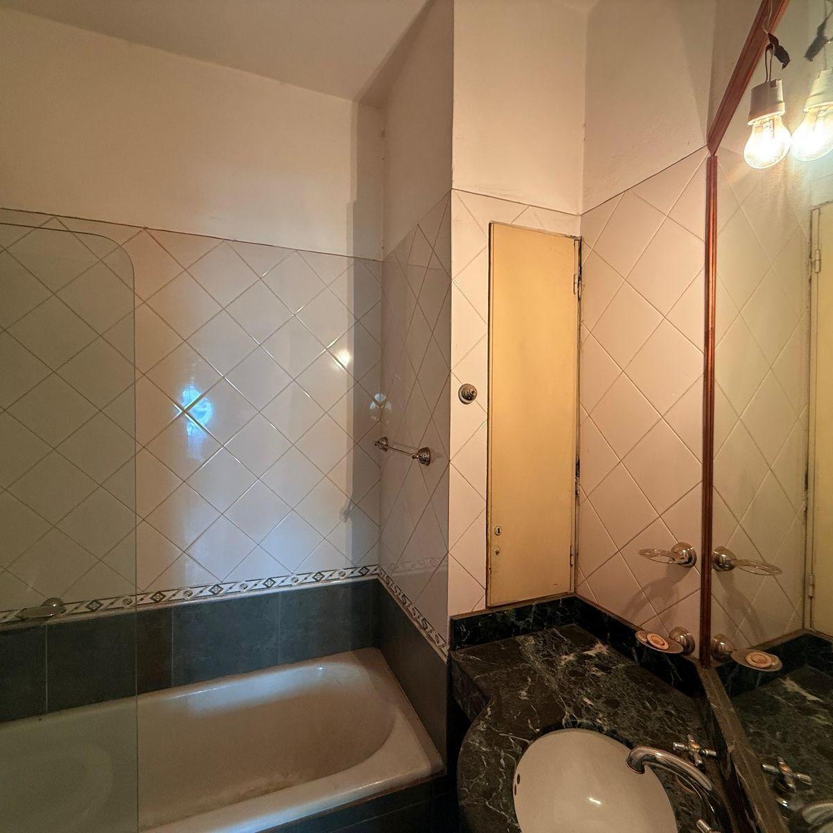 Venta Piso Completo Av Olmos Al 100 - Centro 1